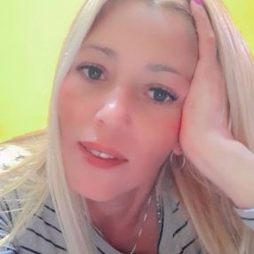 Débora Cecilia, Babysitter in Temperley