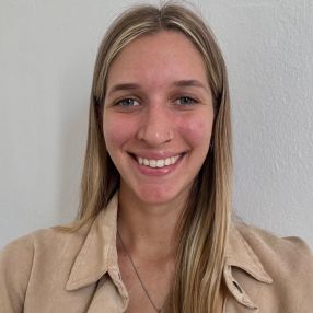 Lara, Niñera en Villa Madero