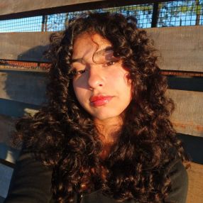 Xiomi, Babysitter in San Vicente