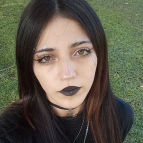Valentina, Niñera en Rawson