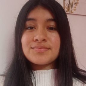 Valen, Niñera en La Lonja