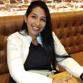 Gladys Verónica, Babysitter in Villa Celina