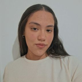 Luciana Abril, Niñera en San José