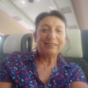 Elena Margarita, Niñera en Piñeyro