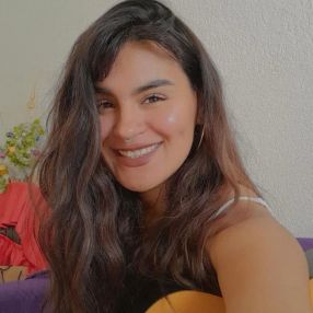 Maia, Niñera en Ingeniero Budge