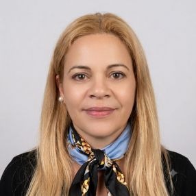 Romina, Niñera en Victoria