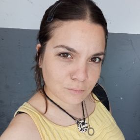 Candela, Niñera en La Plata