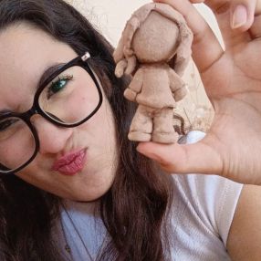 Elina, Niñera en San Vicente