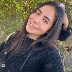 Valentina mora, Niñera en Los Cardales