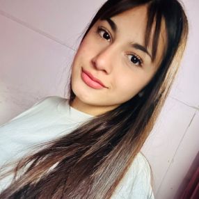 Candela, Niñera en Tristan Suárez