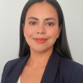 Victoria, Babysitter in Presidente Derqui