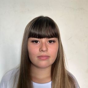 Valentina, Niñera en Maquinista Savio