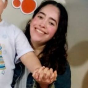 Micaela, Niñera en Cuartel V