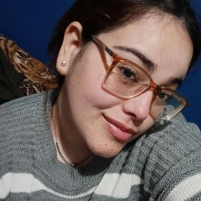 Valen, Babysitter in Caseros