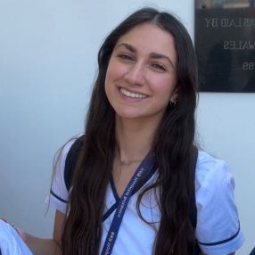 Lara, Babysitter in Luis Guillon