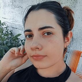 Gianela, Niñera en Azul