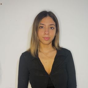 Abril, Niñera en Villa Maipú
