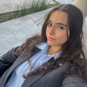 Abril, Niñera en Córdoba