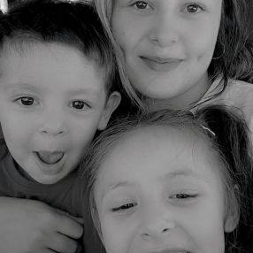 Evelyn, Family in Comodoro Rivadavia