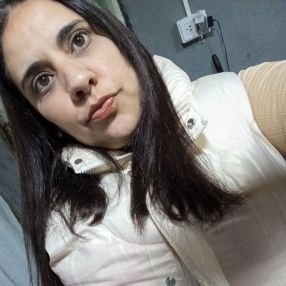 LAURA, Niñera en Rosario