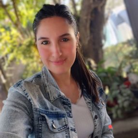 Licia Nair, Babysitter in Alta Gracia