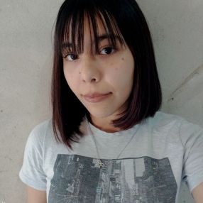 Nayra, Niñera en Ciudad Evita
