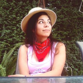Micaela Evelyn, Babysitter in Rosario
