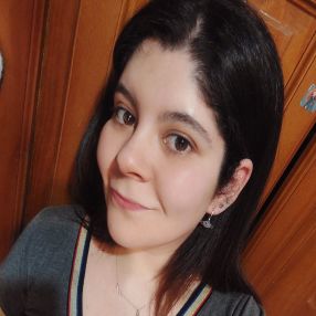 Karen Agustina, Niñera en Muñiz