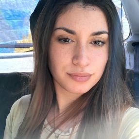 Leonella, Babysitter in Ezpeleta