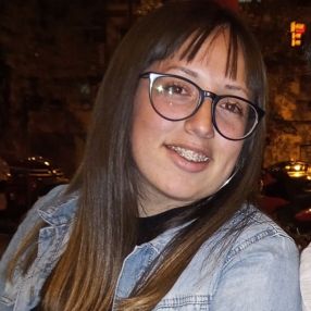 Melina, Babysitter in Roldán