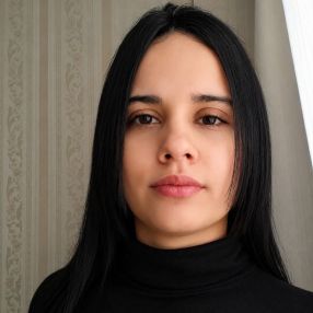 Sabrina Anahi, Niñera en Tolosa