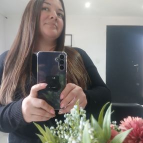Noelia, Babysitter in trujui
