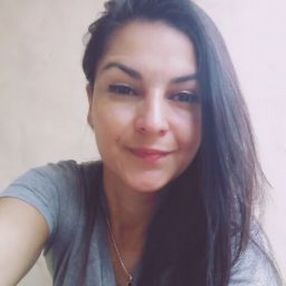Mariana, Babysitter in La Reja