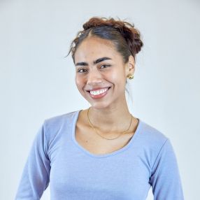 Stephanie Geanella, Niñera en La Plata