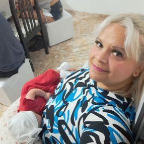 Eva, Niñera en Villa Celina