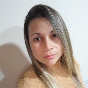 Leonor, Niñera en San Miguel