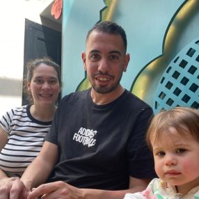 Magali, Familia en Caseros