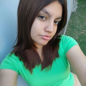 Lara, Babysitter in Escobar