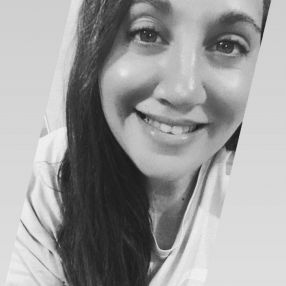 Melody, Babysitter in Isidro Casanova