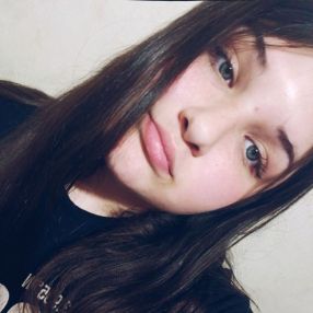 Ariana, Babysitter in Llavallol