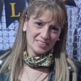Julia, Babysitter in El Talar