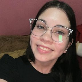 Julieta, Niñera en Villa Regina