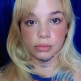 Karen Jazmin, Babysitter in Garin