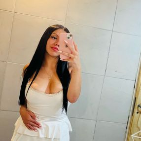 Morena, Niñera en Villa Celina