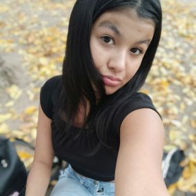 Zoe nahiara, Niñera en Tres de Febrero