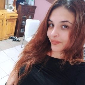 Abril, Babysitter in Avellaneda