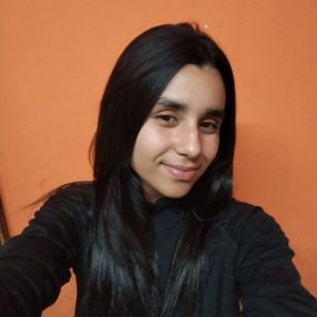 Daniela, Niñera en Azul