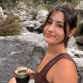 Oriana abril, Babysitter in Quilmes