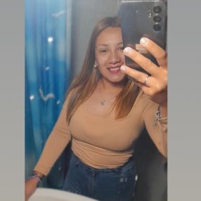 Karen antonella, Niñera en Villa Tesei