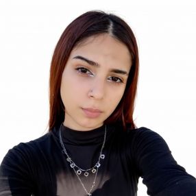 Katherine morena, Babysitter in Los Cardales